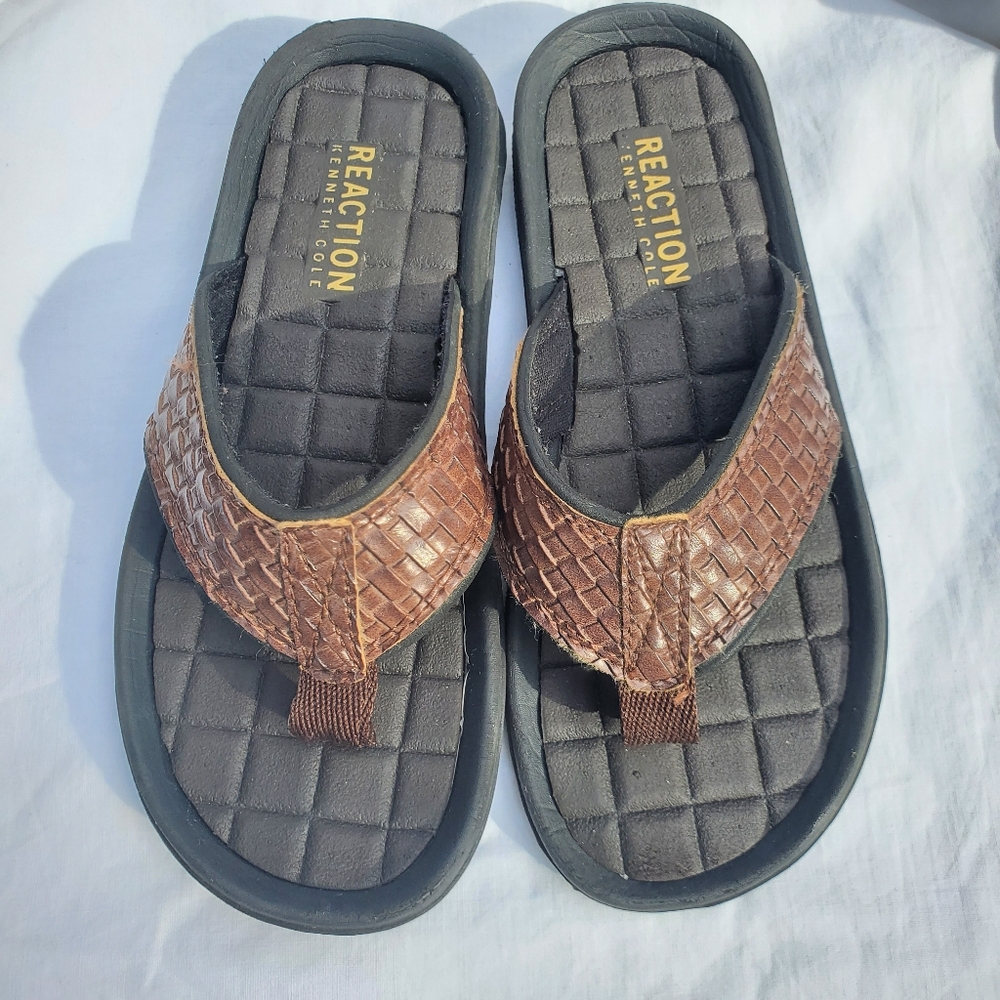 Kenneth Cole Reaction Brown Boy Flip Flop Thong Sandals Size 2